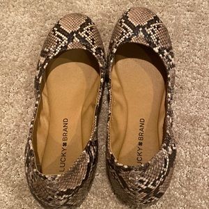 LUCKY brand snakeskin flats